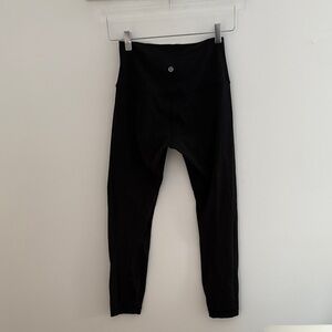 Lulu Lemon Wunder Under Crop Leggings black size 6